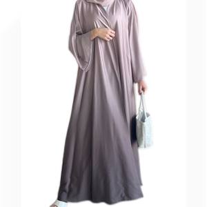 Vente en gros Abaya de luxe en satin pour femmes petite vêtements islamiques manches à volants inspiré de la soie traditionnelle musulmane de Turquie - Product Image 1