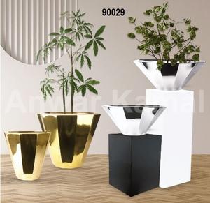 กระถางต้นไม้โลหะทรงเรียวสำหรับตกแต่งกลางโต๊ะ - Product Image 1