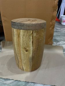 Urna Conmemorativa de Madera Personalizada, Resistente al Agua y a la Intemperie, Diseño Artesanal de Lujo, Madera Maciza Duradera con Veteado Natural - Product Image 2