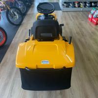 Tondeuse à gazon et balayeuse à neige Stiga Park Pro 900AWX avec moteur et autres équipements inclus, à vendre en Russie avec livraison rapide