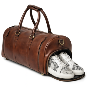 CrownVault Executive Leather Duffle Lightweight Travel Edition de Divine International - Product Image 4