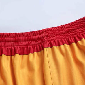 Uniforme de basket-ball en tissu doux 100% polyester, couleurs attrayantes, sublimation, uniforme de basket-ball personnalisé avec nom imprimé - Product Image 5