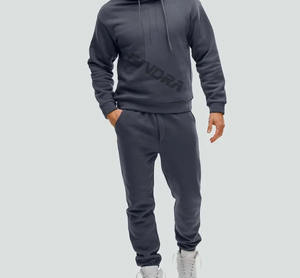Ensemble de survêtement tendance pour homme avec sweat à capuche et pantalon cargo, conçu pour le confort, le style et les activités quotidiennes, en tissu de coton doux. - Product Image 2