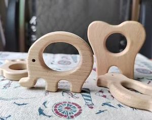 Mordedor de madera para bebés de diseño personalizado, suministro a granel de fábrica disponible OEM - Product Image 2
