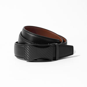 Cinturón de Cuero Genuino para Hombre TST3104 con Cierre Automático, Textura de Carbono, Diseño Resistente a los Arañazos - Product Image 1