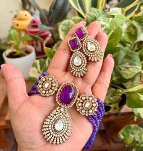 ชุดต่างหูโชคเกอร์ polki kundan ชุบทองผิวเรียบหรูเครื่องประดับทองเหลืองที่ทันสมัยสำหรับงานเลี้ยงครบรอบงานเฉลิมฉลองของขวัญ - Product Image 2