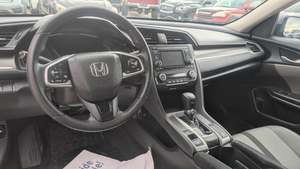 Honda Civic LX FWD Usado de 2019 - Product Image 4