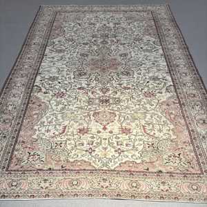 พรมตุรกี 0.5x9.4 ฟุต สีเบจชมพูไล่เฉด พรมวินเทจทำจากขนสัตว์ - Product Image 1