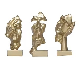 Sculpture de figurine artisanale moderne et élégante avec base en métal finition or, personnalisable, décoration de table de bureau pour mariage - Product Image 3