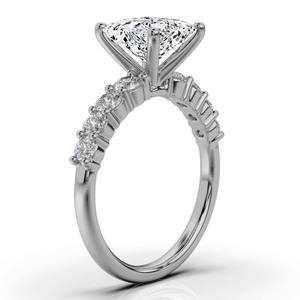 Anillo de Compromiso Cristiano Radiant Personalizado de Oro Sólido de 14K con Certificado IGI, Joyería Fina Clásica con Diamante de Corte Princesa de 2ct para Boda - Product Image 4