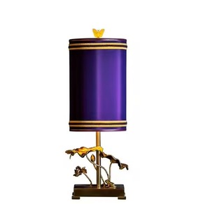 Lampe de table en métal moderne et élégante pour la décoration intérieure, lampe de chevet élégante, parfaite pour la chambre, le salon et l'espace de travail - Product Image 4