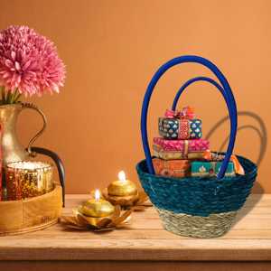 Sac fourre-tout en paille tressé à la main avec fermeture éclair bleue et poignées à pompons, doublure portable en coton et polyester pour toutes les saisons - Product Image 1
