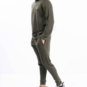 Último diseño de chándal para hombre con estampado de soplo Regular Fit XL Tamaño Logotipo personalizado Características gruesas y lisas Solo usadas - Product Image 4