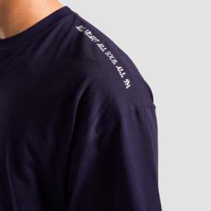Camiseta Hustle Navy (Oversized) de Jersey Transpirable con Estampado Sólido y Número de Modelo Impreso - Product Image 6