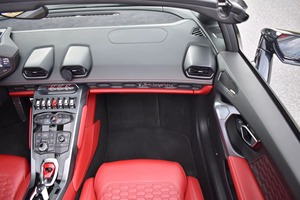 Lamborghini Huracán LP 580-2 Spyder 2017, Certificado, Limpio y en Buen Estado - Product Image 3