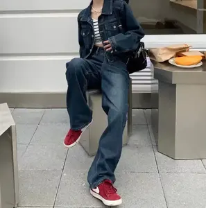 Veste en jean pour femmes déchirée sur mesure en gros |   Manteau en jean tendance et élégant OEM |   Fournisseur de Vêtements Extérieurs en Denim de Haute Qualité de Marque - Product Image 3