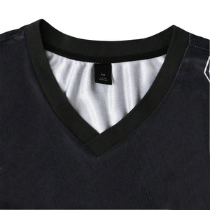 Maillot de football personnalisé à manches courtes, couleur unie, avec nom et numéro imprimés, prix raisonnable, logo personnalisé, 100% polyester - Product Image 3