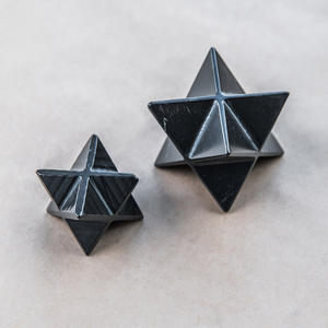 Merkaba de shungita pulida de 1.57 pulgadas (40 mm) - Product Image 2