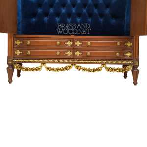 ตู้เสื้อผ้าไม้มะฮอกกานีสุดหรูสไตล์คลาสสิก พร้อมกระจกเต็มบาน ตกแต่งด้วยทองเหลืองประดับอย่างงดงาม และรายละเอียดแกะสลักด้วยมือ เหมาะสำหรับบ้านสไตล์พระราชวัง - Product Image 5