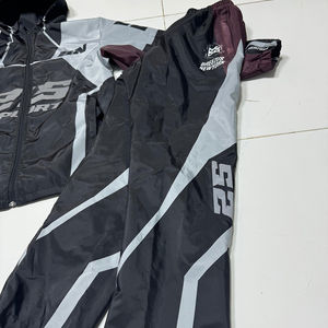 Chaqueta Cortavientos y Pantalones Deportivos Personalizados para Entrenamiento, Chaqueta Cortavientos con Cremallera y Logotipo Personalizado, Trajes Deportivos de Nailon para Hombre - Product Image 3