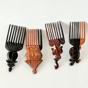 Peine de Madera Pulida Ecológico Hecho a Mano por los Mejores Artesanos, con Dientes Redondeados Suaves para Cabello Rizado y Grueso - Product Image 1