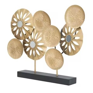 Sculpture de Cerf à Longues Cornes en Métal Majestueux avec Base en Marbre Figurine Artistique de Table Élégant Accent pour la Maison - Product Image 5