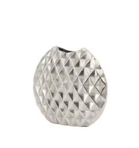 Florero de piso de metal para decoración de boda Navidad plata acabado hecho a mano diseño de diamante martillado jarrones de metal - Product Image 1