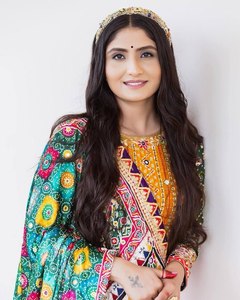 Nouveau Design Navratri Collection spéciale mousseline de coton impression numérique et vrai miroir travail Lehenga Choli avec travail à la main dentelle Dupatta - Product Image 2