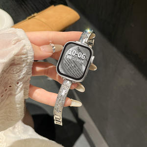 Apple iwatch correa de trébol de cuatro hojas pulsera de metal de alta gama con tachuelas de diamantes Apple pulsera reloj de mujer - Product Image 4