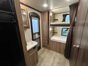 Nuevo/Usado 2018 Jayco Jay Feather 23BHM Listo para la Venta - Product Image 3
