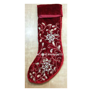 Hermoso Adorno Navideño Hecho a Mano con Bordado Zari, Material de Tela con Forma de Calcetín, Utilizado para el Día de Acción de Gracias - Product Image 1