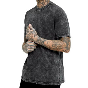 Camiseta de hombre personalizada 100% algodón peinado, estampada en serigrafía, lavada a la piedra, extragrande, con lavado ácido vintage. - Product Image 2