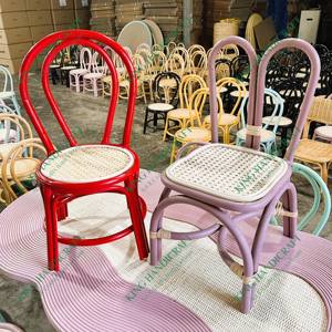 Chaise pour enfants en rotin moderne et chic conçue durablement pour les fêtes intérieures et extérieures pour le salon, la cuisine et la chambre à coucher - Product Image 3