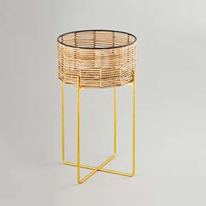 Soporte tejido de ratán para macetas y jardineras - Product Image 1