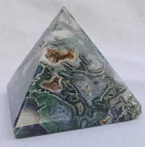 ปิรามิดหินสีเขียวสำหรับบรรเทาความเครียดหรืองานด้านพลังงานและการเติบโตทางจิตวิญญาณ - Product Image 4