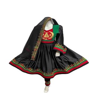 ชุดเดรสผู้หญิงสไตล์อัฟกานิสถานและปากีสถานแบบดั้งเดิมสีทึบดีไซน์ใหม่ล่าสุด - Product Image 6