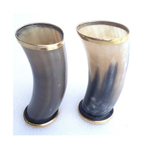 Cuerno de búfalo natural Vidrio para beber cerveza y jugo Vaso corto 5 piezas con base de madera Diseño Artesanía Cuerno de vidrio - Product Image 5