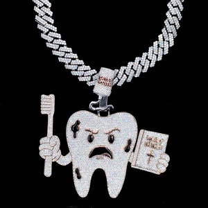 Colgante de defensor Dental de oro blanco personalizado de alta calidad, joyería de diamantes de moissanita helada dulce sagrado disponible para venta de fiestas - Product Image 3