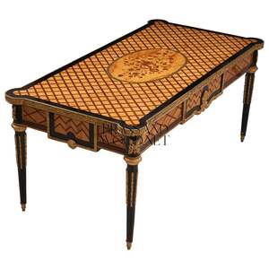 Mesa de Centro de Lujo con Incrustaciones de Madera en Forma de Diamante y Adornos de Latón Antiguo para Salas de Estar Clásicas y Prestigiosas - Product Image 4