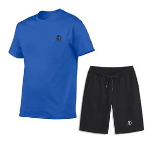 Vêtements de sport d'été streetwear confortables et respirants de couleur pure avec logo personnalisé pour hommes ensemble t-shirt et short - Product Image 3