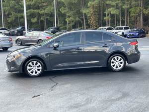 Toyota Corolla LE CVT 2023 d'occasion, conduite à gauche, boîte automatique 6 vitesses de haute qualité, toit ouvrant électrique, système de navigation - Product Image 3