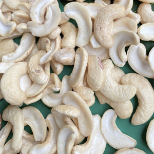 Fabrication de noix de cajou brutes Noix de cajou Vietnam Santigo Noix de cajou en gros exportées vers l'Asie, l'UE, le Moyen-Orient - Product Image 1