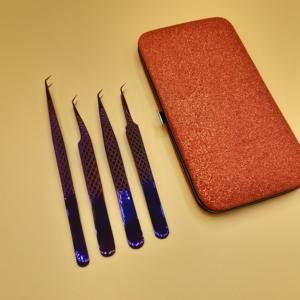 Pinzas de Cejas Profesionales, Duraderas y de Precisión, de Acero Inoxidable con Punta Inclinada y Logotipo Personalizado - Product Image 3