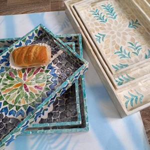 Bandeja con incrustaciones de nácar Flora, bandeja rectangular para servir con asa, bandeja decorativa - Product Image 2