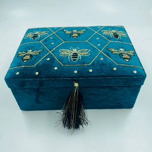 กล่องเก็บเครื่องประดับผ้าฝ้ายทรงสี่เหลี่ยมผืนผ้าลายผึ้งขนาดใหญ่ ออกแบบเองได้ ปักลายลูกปัด สำหรับเก็บเครื่องสำอาง แหวน สร้อยคอ - Product Image 1