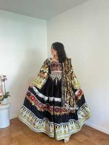 Último 2025 Vintage Afghan Kuchi vestido hecho a mano Tribal tradicional bordado mujeres Afghan Kuchi Festival vestido Pashtun cultura - Product Image 4