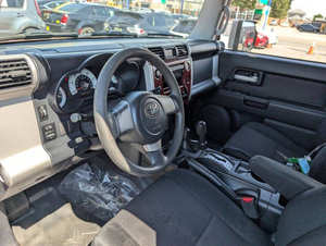 Auto Usado Económico Toyota FJ Cruiser 2008 con Volante a la Izquierda - Product Image 2