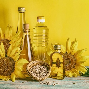 Pure Sunflower Oil Healthy Edible Cooking Oil <b>Light</b> Texture High Smoke <b>Point</b> Bulk Supply for Frying Baking and Food Processing - Product Image 6