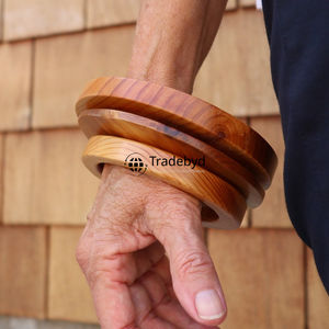 Brazaletes de madera grabados personalizados para personalización de regalos uso minorista de regalos corporativos por Tradebyd - Product Image 2
