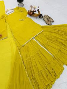 Costume Sharara de style pakistanais Haseens Mushk avec broderie lourde et travail de la pierre Costume Gharara de créateur pakistanais avec Dupatta - Product Image 6